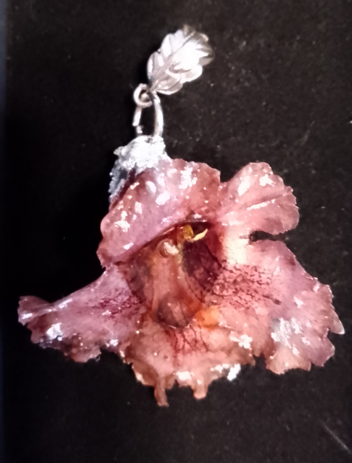 Catalpa rose foncée en pendentif